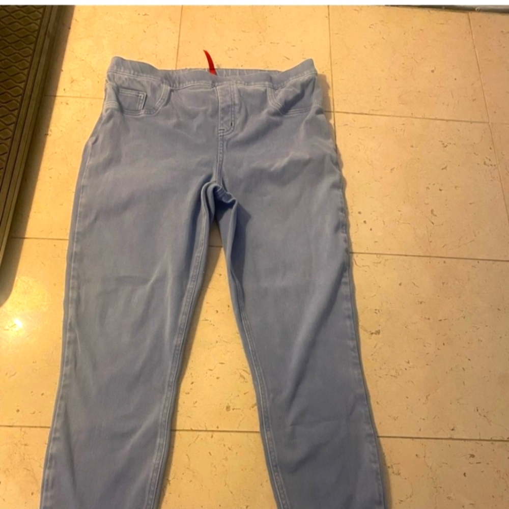 SPANX Light Blue pull on skinny jeans 👖
